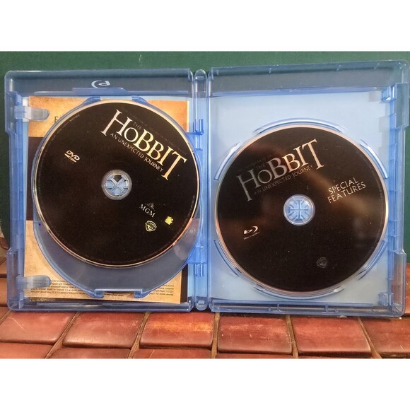 The Hobbit An Unexpected Journey 3 Disc Set Blu-ray & DVD Special Features - Picture 4 of 4